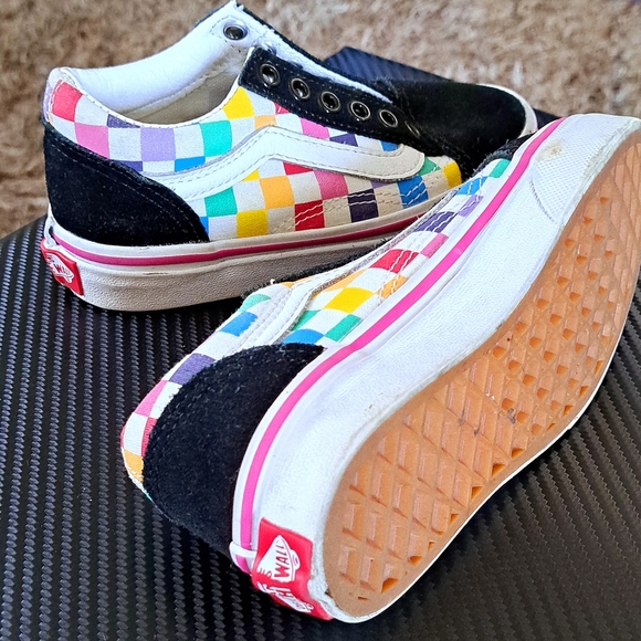 Cute Girls Checkerd Vans - Picture 1 of 5